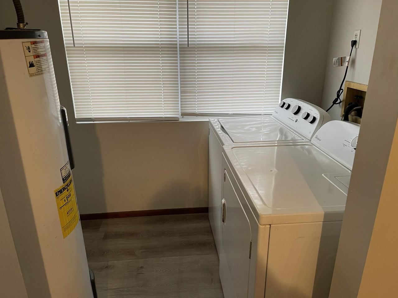 2128 Woodside St #1 - Photo 3 of 7