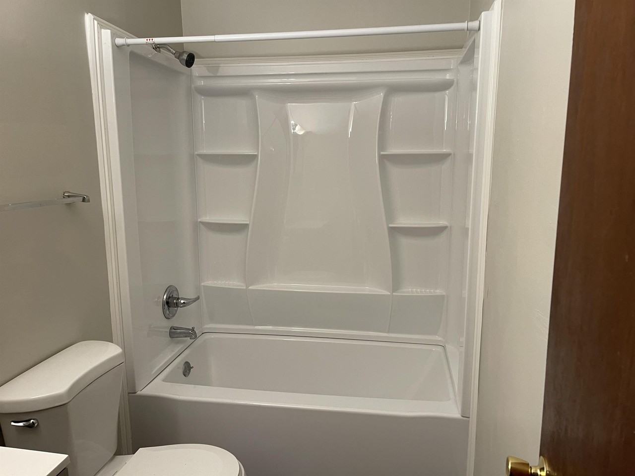 2128 Woodside St #1 - Photo 4 of 7