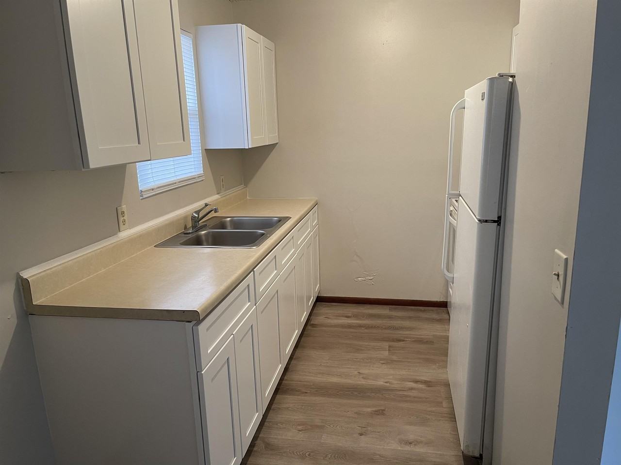 2128 Woodside St #1 - Photo 5 of 7