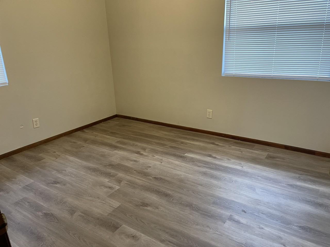 2128 Woodside St #1 - Photo 6 of 7