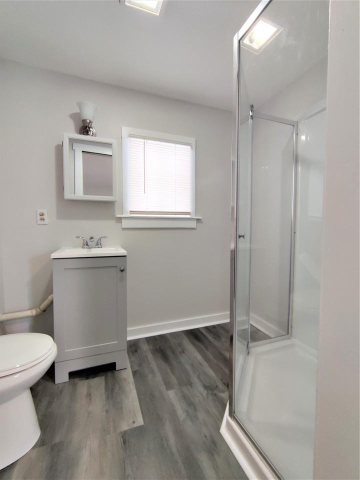 218 1/2 N Center St #4 - Photo 5 of 5