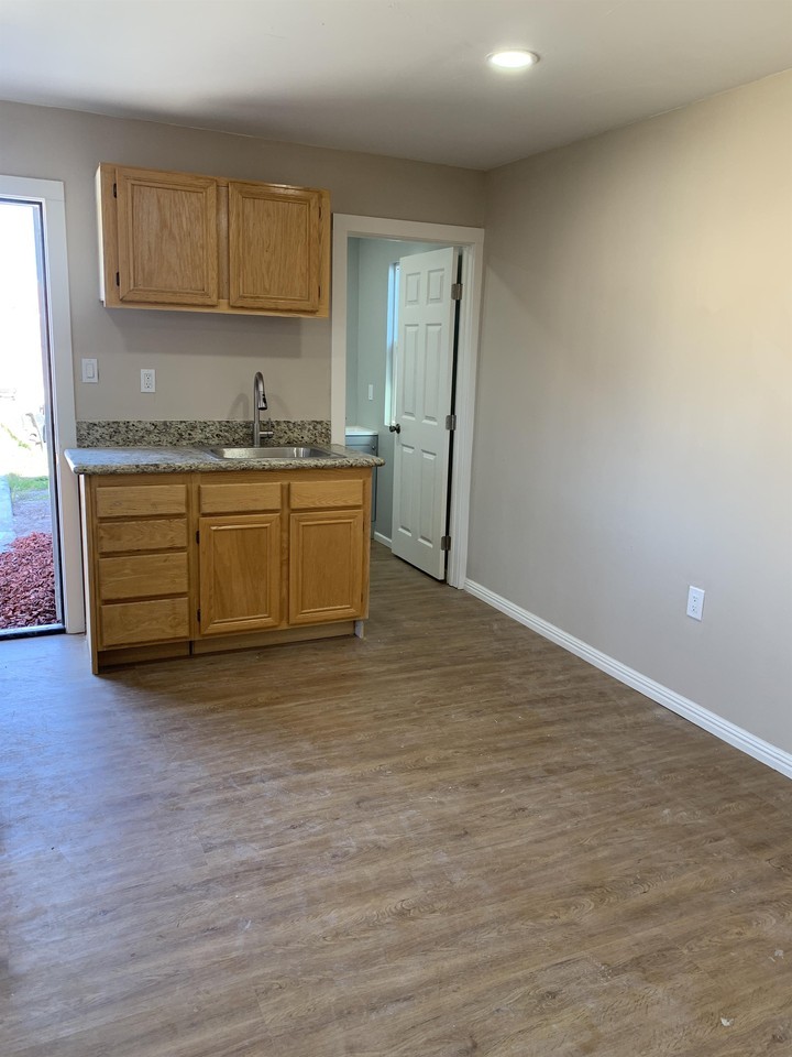 553 Carlsbad St #3STUDIO - Photo 4 of 6