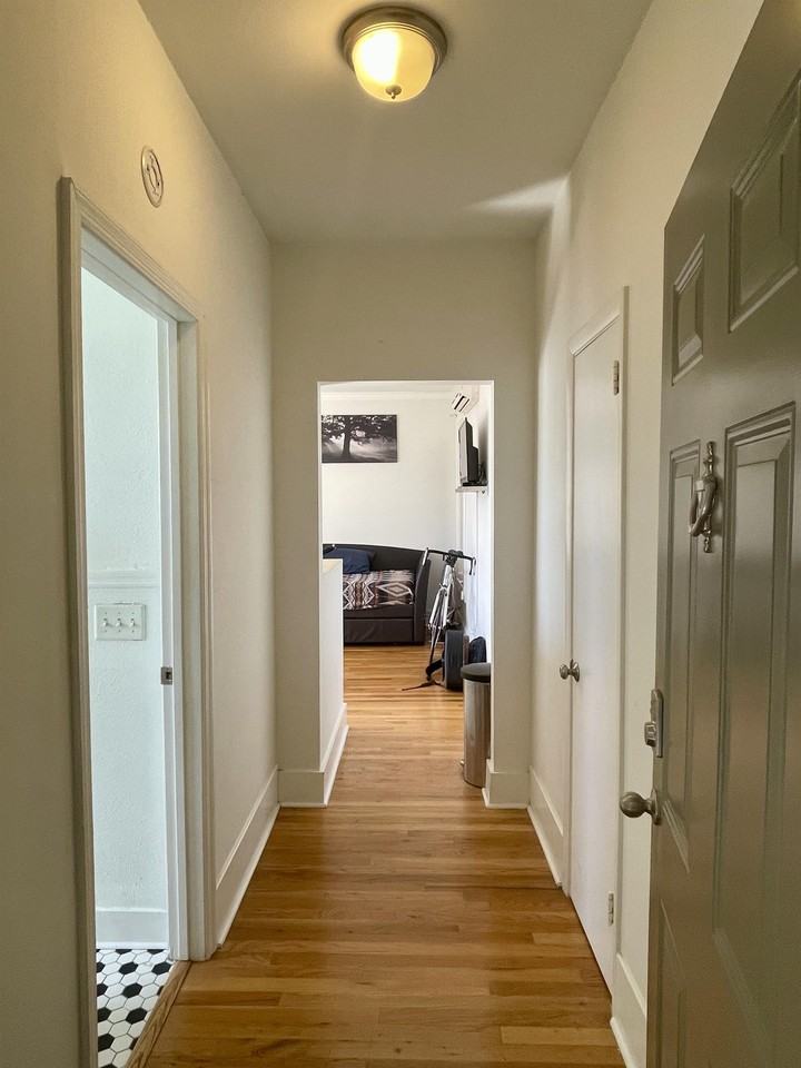 2120 Belmont Blvd #1 - Photo 4 of 10