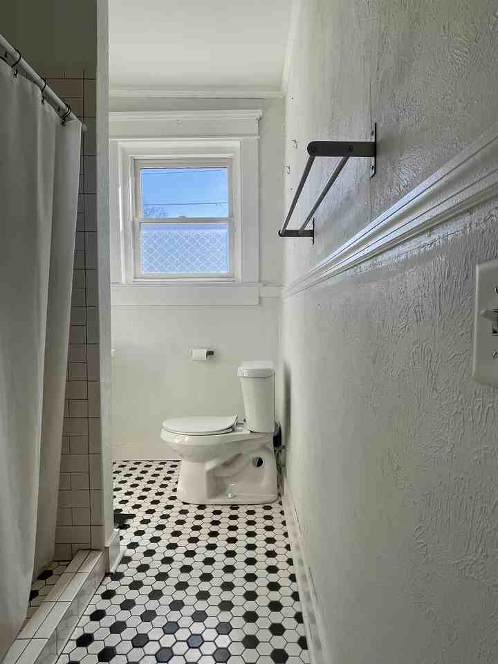 2120 Belmont Blvd #1 - Photo 6 of 10