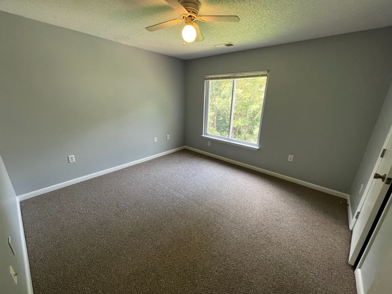 1430 Collegiate Cir - Photo 4 of 6