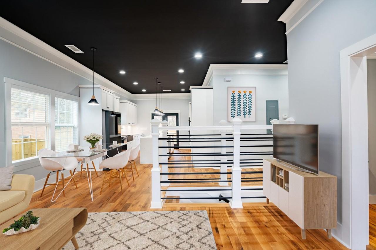 Newly built Oakcliff Craftsman home with fenced backyard - Photo 2 of 30