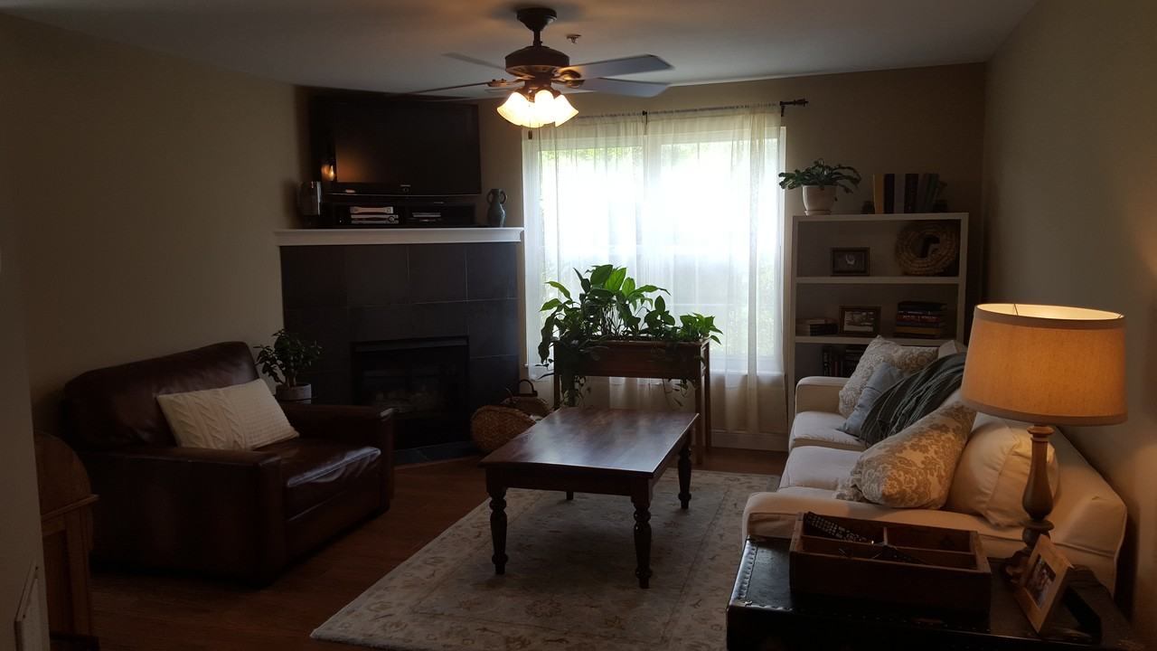 16560 Victoria Crossing Dr #B - Photo 2 of 10