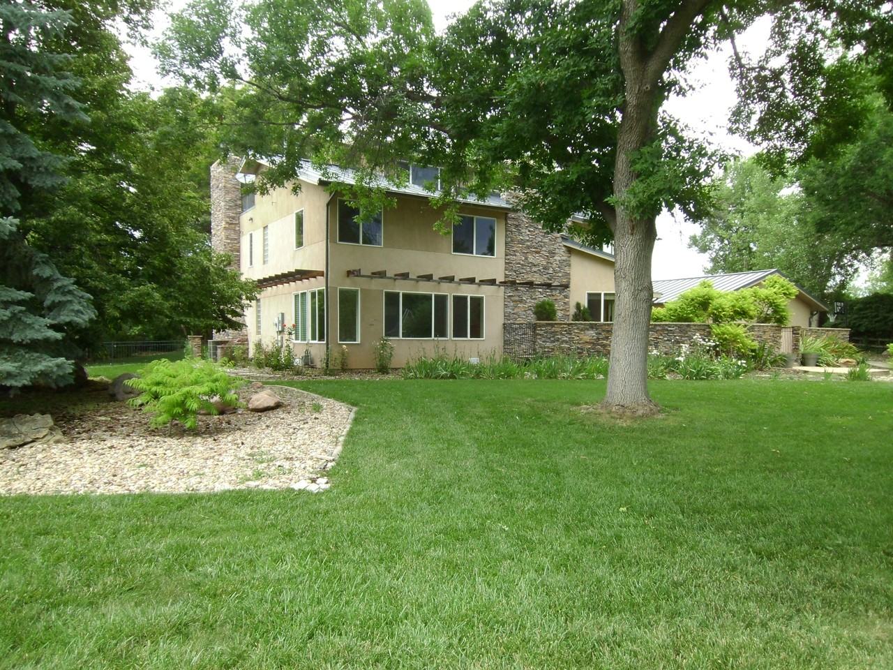 7253 Rozena Dr - Photo 2 of 12