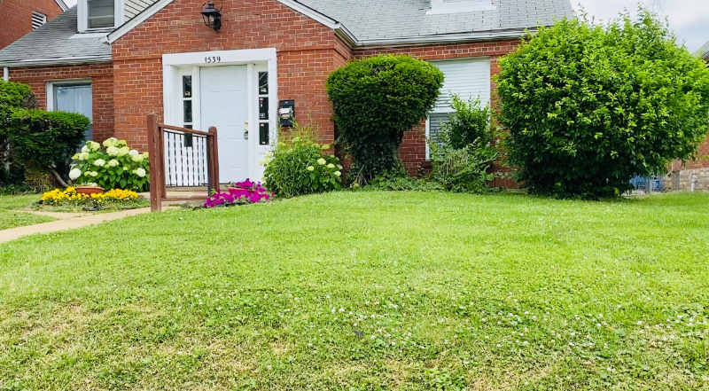 1539 Mclaran Ave #1E - Photo 2 of 13