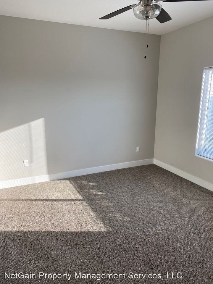 1511 W Pyrite Lane (C25) - Photo 3 of 7