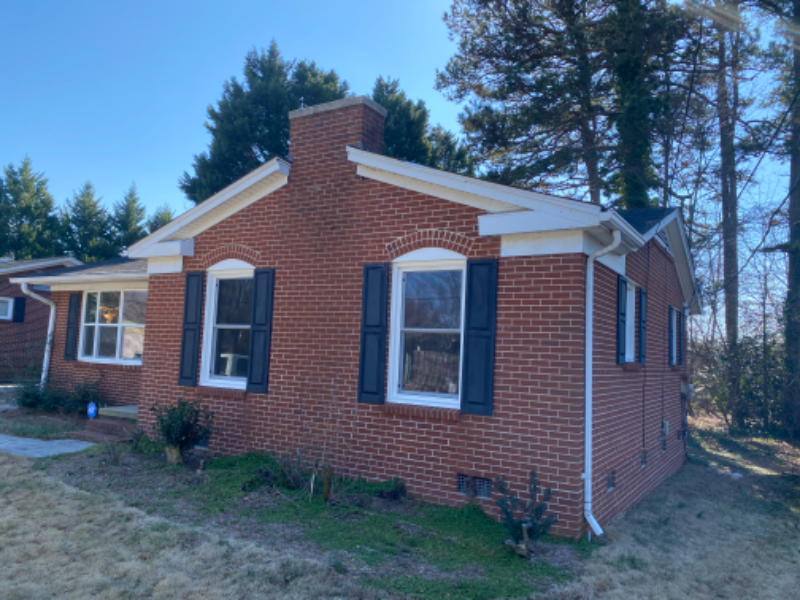 1803 W Meadowview Rd - Photo 2 of 10