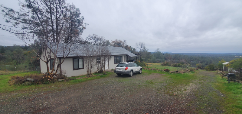 340 Plumas Dr #B - Photo 2 of 7