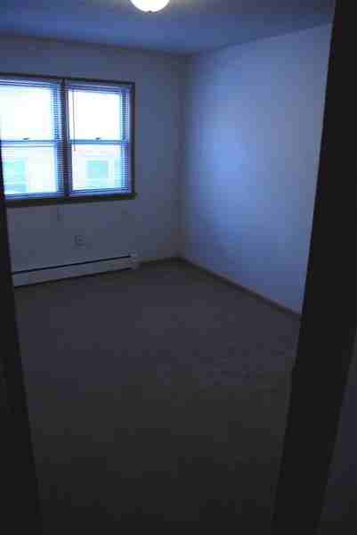 Shoreline Place Apartments - Photo 3 of 6