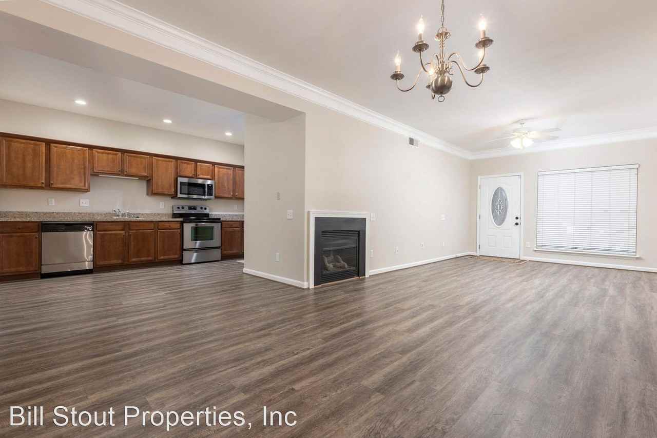 301 S Dorsey Ln - Photo 3 of 23