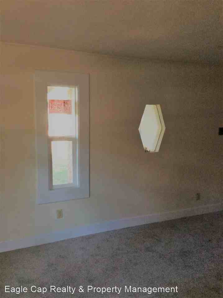 102 Lake Ave - Photo 3 of 19