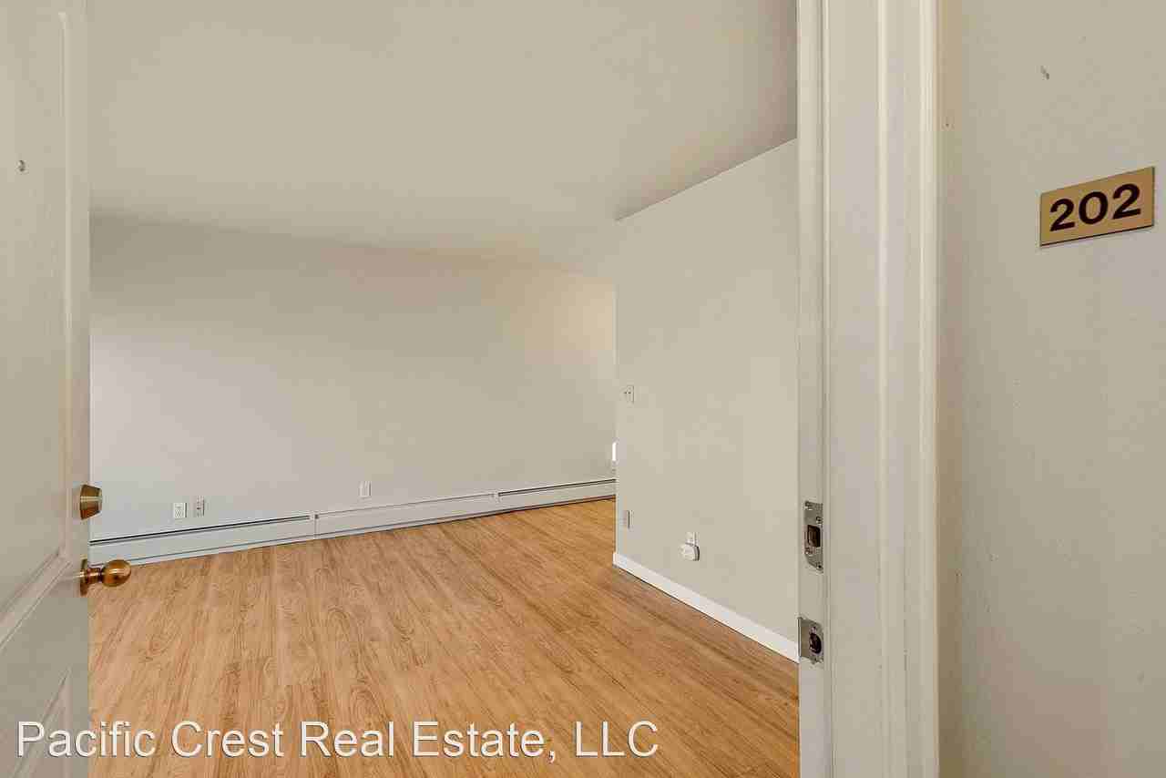 Lakeview Commons - Photo 2 of 10