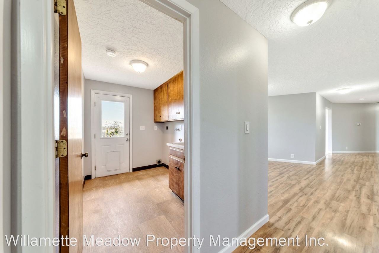 5340 Wigrich Rd - Photo 3 of 31