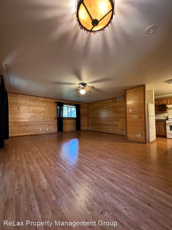 327 Hilltop Court - Photo 3 of 25