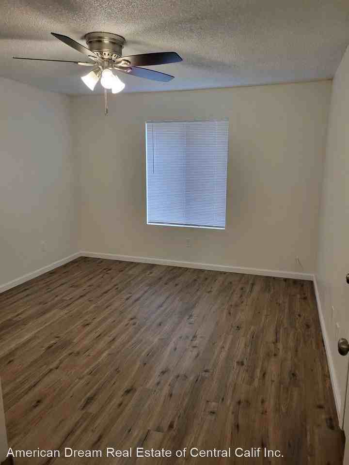 1178 Beverly Dr - Photo 3 of 8