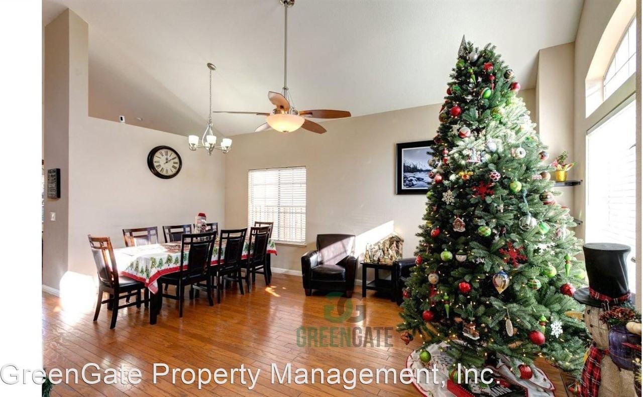 451 Leamon St - Photo 3 of 22