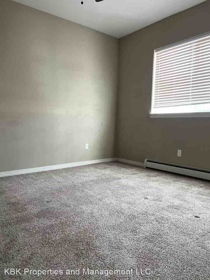 1715 W. Eighth Street 1717 W. Eighth Street - Photo 3 of 10