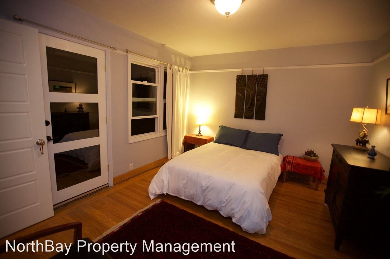 748 Slater St - Photo 3 of 5