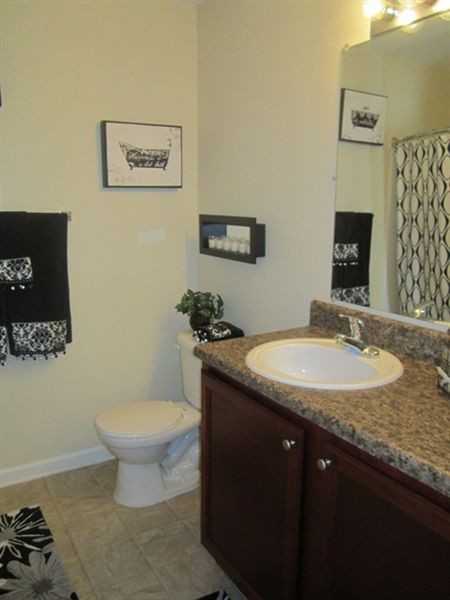 Longhill Pointe Apartments & Townhomes - Photo 2 of 39