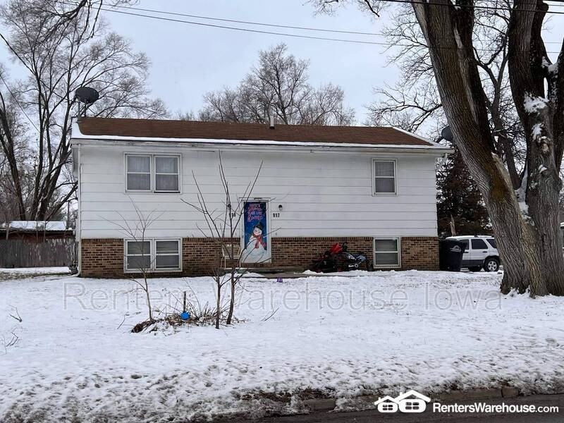 917 Maury St, Des Moines, IA 50309 2 Bedroom Apartment for Rent
