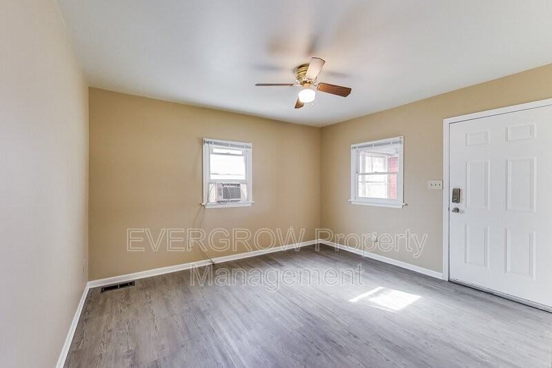 1417 N Denny St - Photo 7 of 29