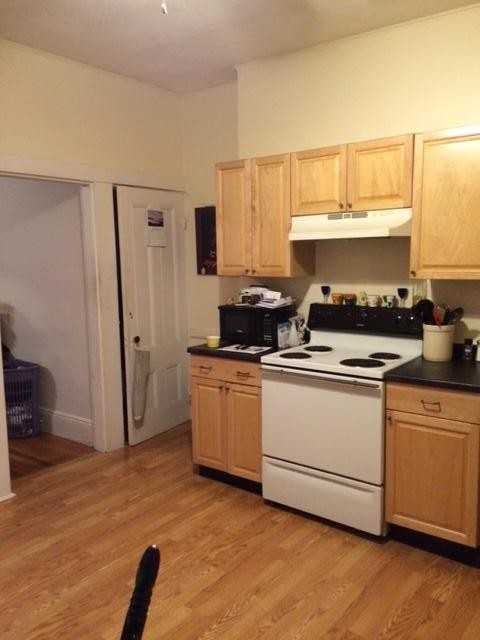 7 Webley St #1 - Photo 3 of 12