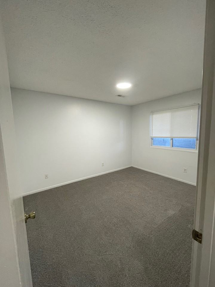 3501 W 21St St N - Photo 3 of 7