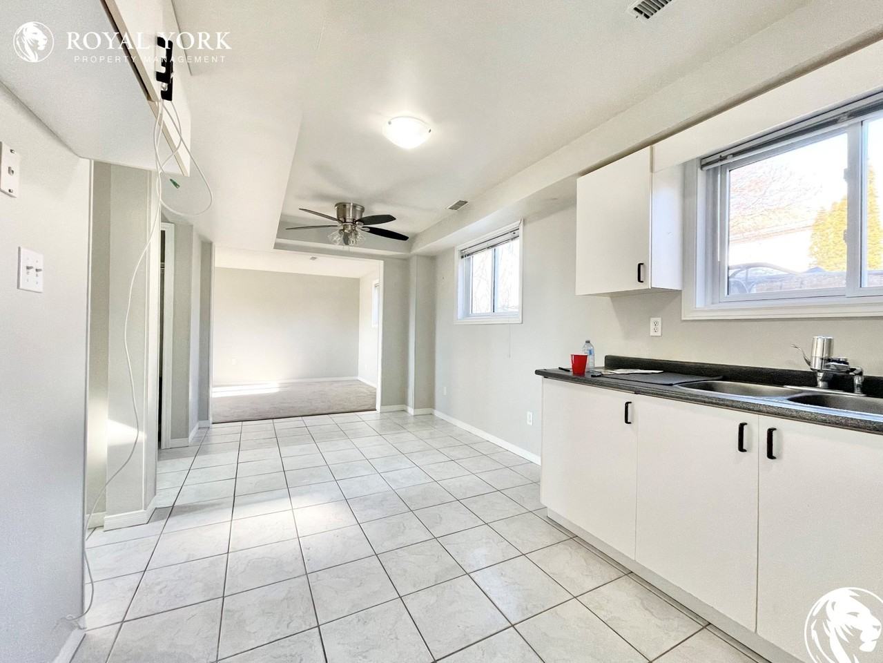 61 Anderson St - Photo 2 of 26
