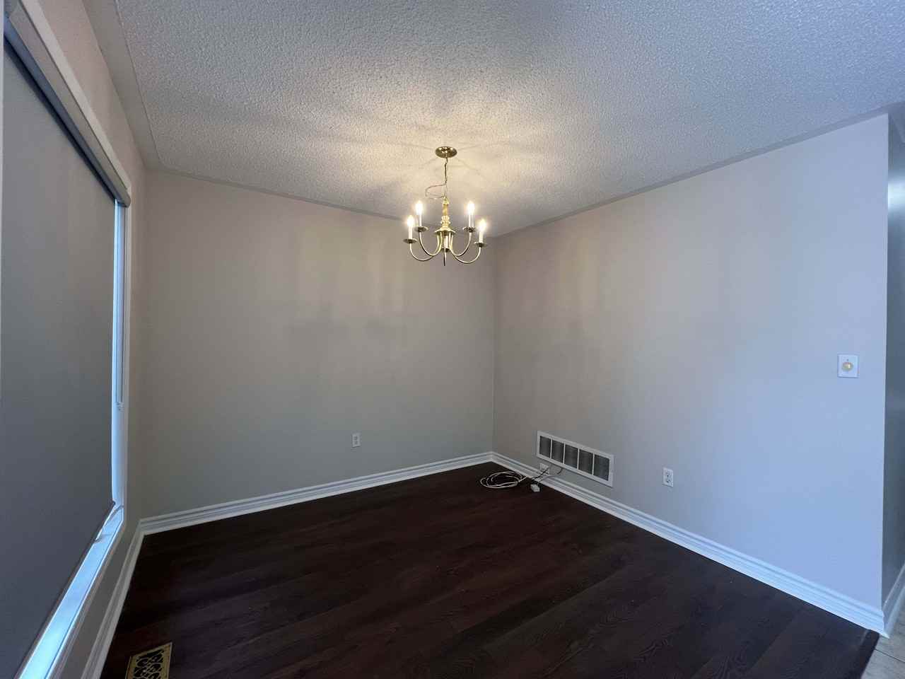 43 Jessop Dr - Photo 2 of 12