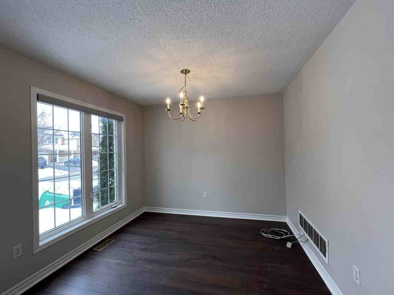 43 Jessop Dr - Photo 3 of 12