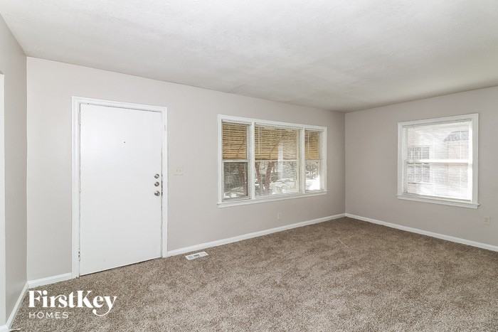 2446 Hillside Ave - Photo 2 of 15