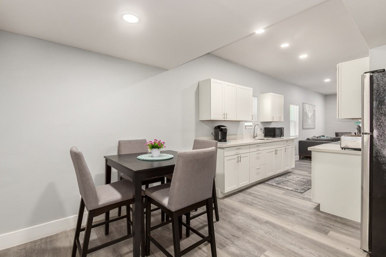 1820 E Diamond St #1820 - Photo 2 of 6