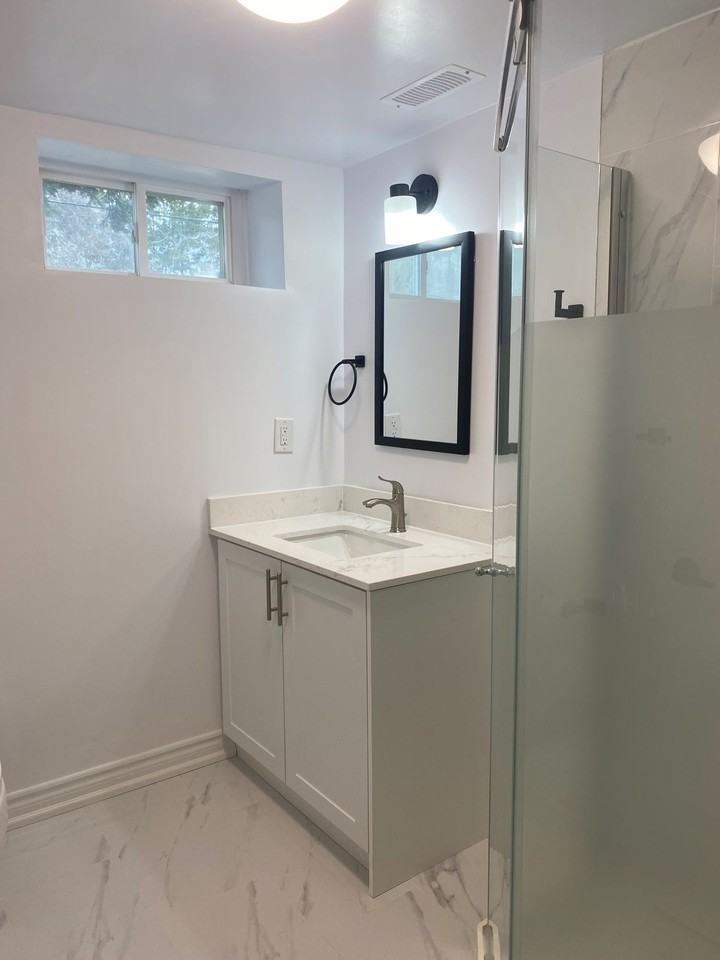 382 Summerhill Drive - Photo 3 of 6