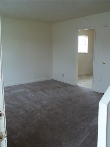 Columbus Crossing Townhomes - Photo 3 of 6