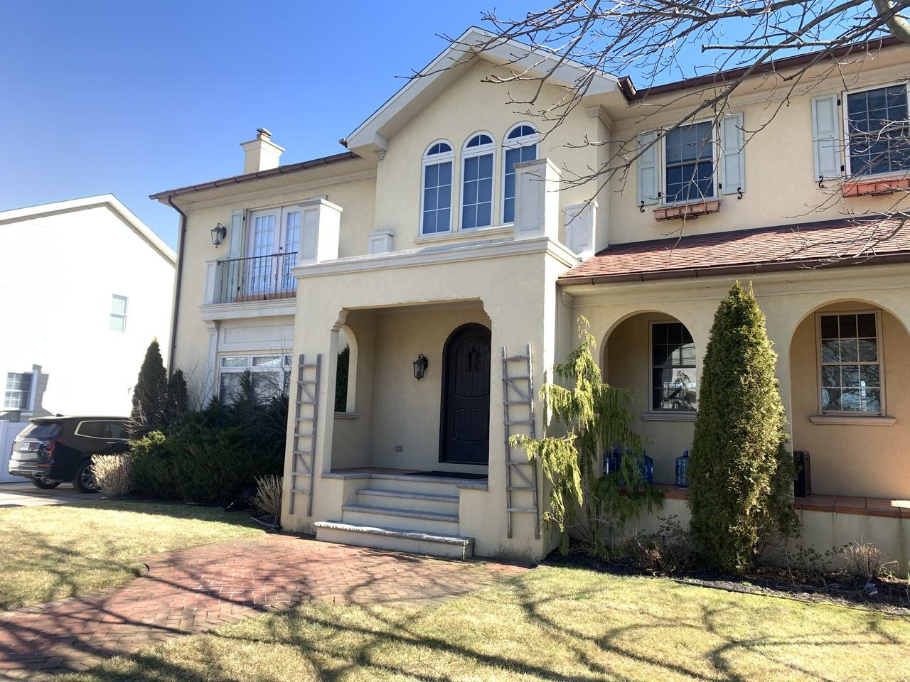 180 Bermuda Street - Photo 2 of 30