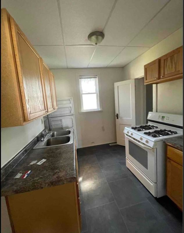 600 18th St - Photo 2 of 8