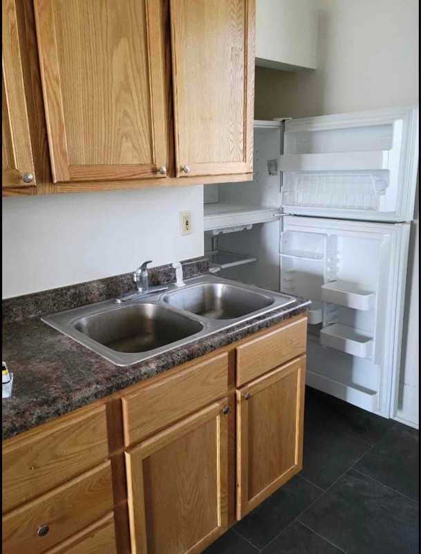 600 18th St - Photo 4 of 8