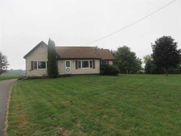 1352 E Parmeter Rd - Photo 2 of 12