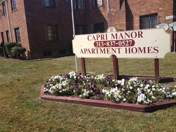 Capri Manor - Photo 2 of 2