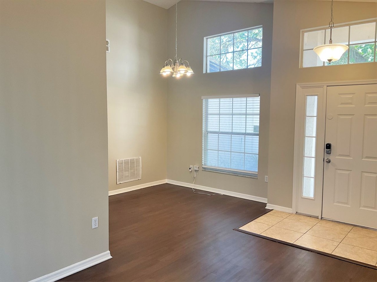 344 Thousand Oaks Blvd - Photo 2 of 13