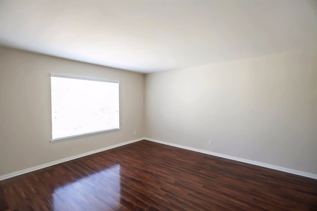 24633 Island Ave - Photo 3 of 15