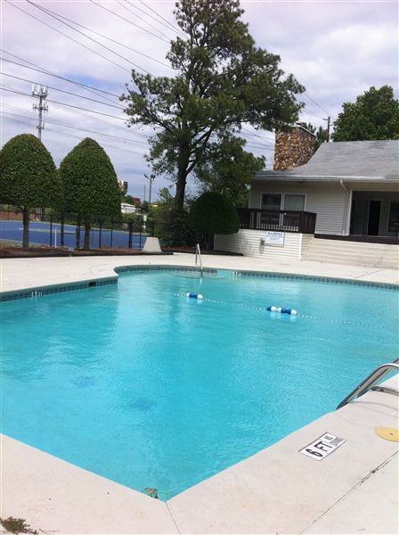 Huntington Ridge Apartments - Photo 3 of 5