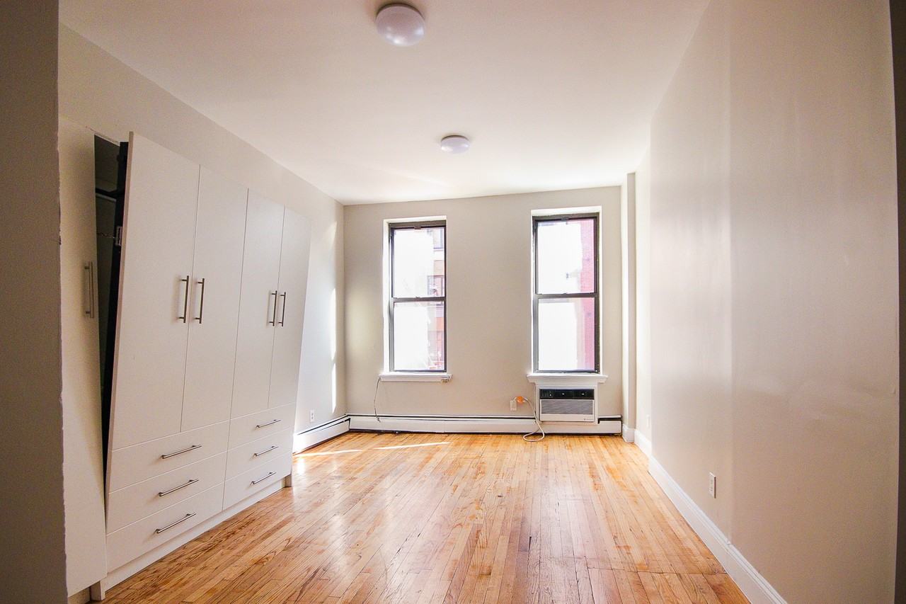 25 Clinton Street - Photo 7 of 17