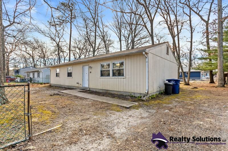 151 Pardee Blvd - Photo 2 of 22