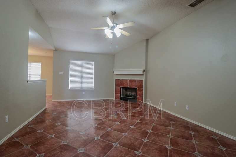 6813 7th St - Photo 3 of 11