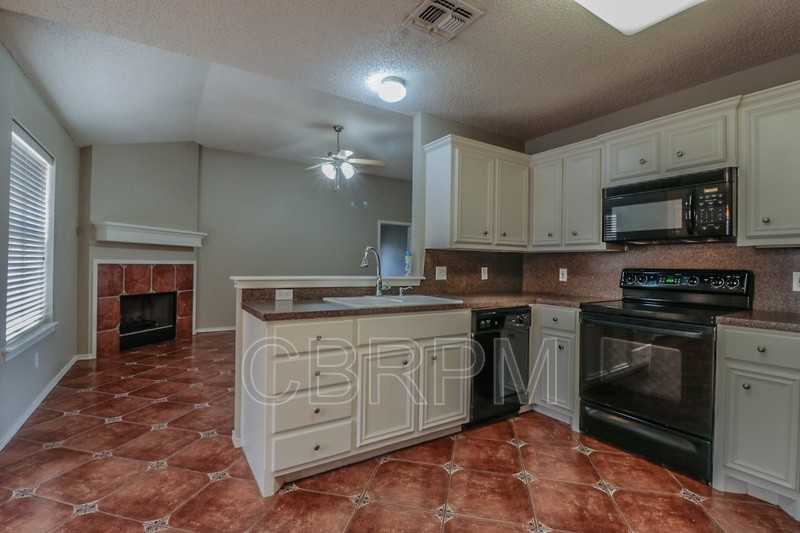 6813 7th St - Photo 5 of 11